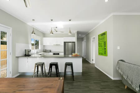 Estilo 2 - Modern & Comfy Room, 15min walk to city