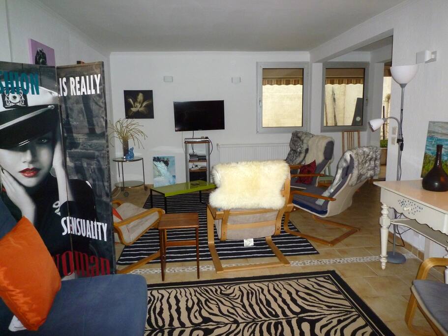 Relax in comfort with TV and DVD