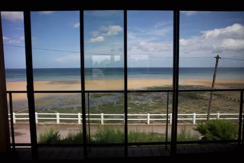 Waterfront villa with garden