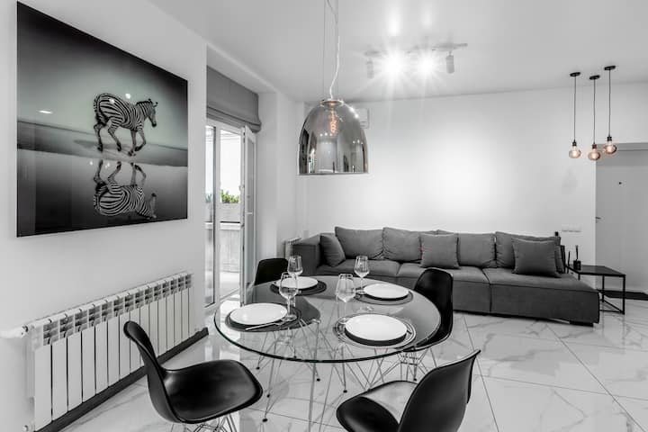 Luxury Ultra-central Apt W/12m² Terrace & Panorama - Moldavie