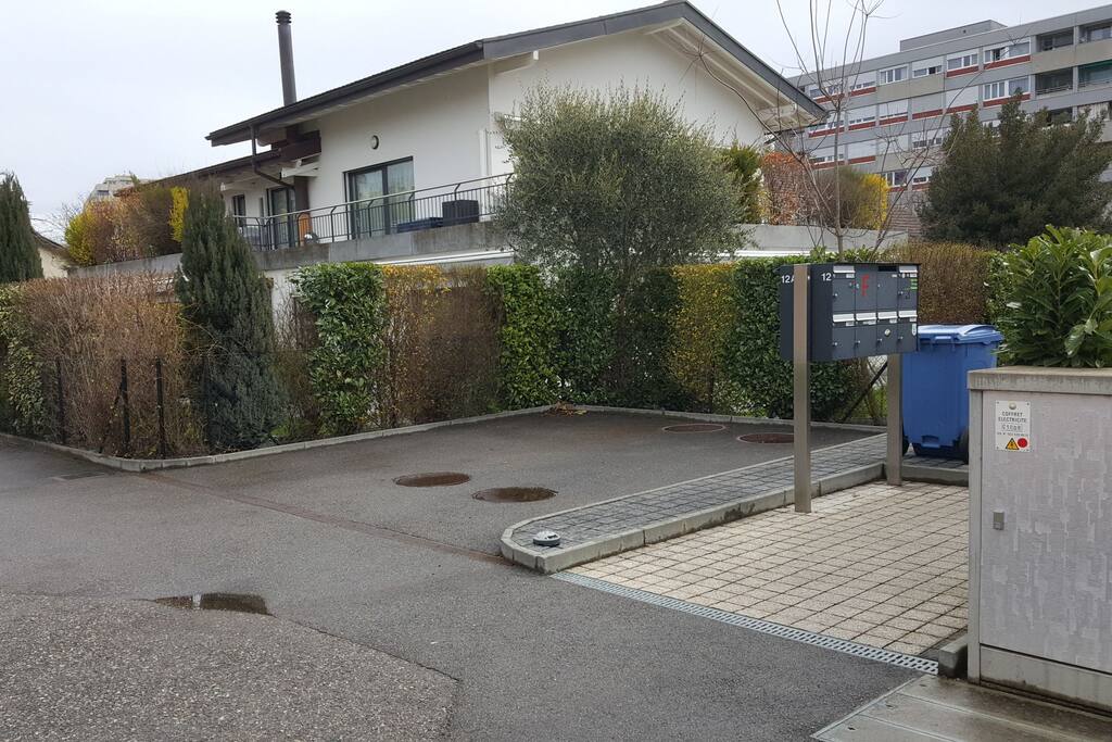 Deux places de parking visiteurs