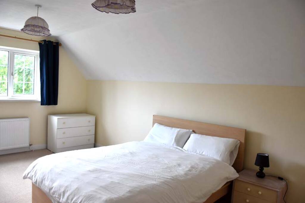 Room 1 - King size bed