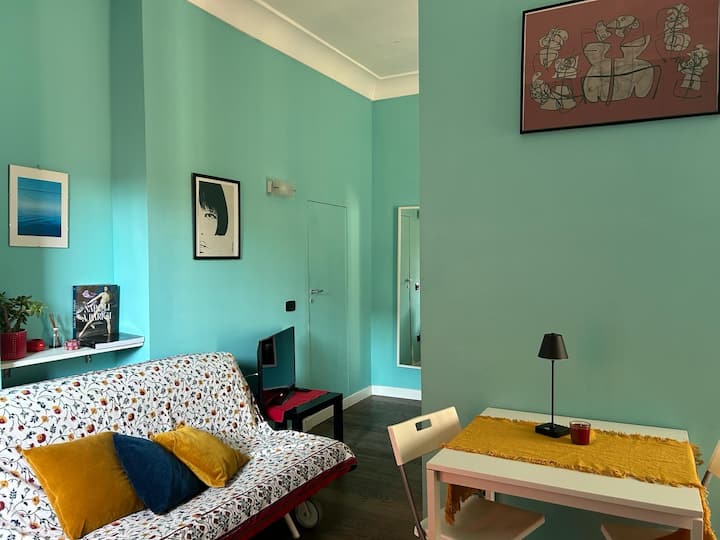 Piccolo Appartamento Con Terrazzo. Monolocale - Naples