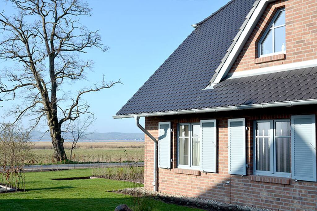 Die Außenansicht von Lotti´s Utkiek in Middelhagen auf Rügen.