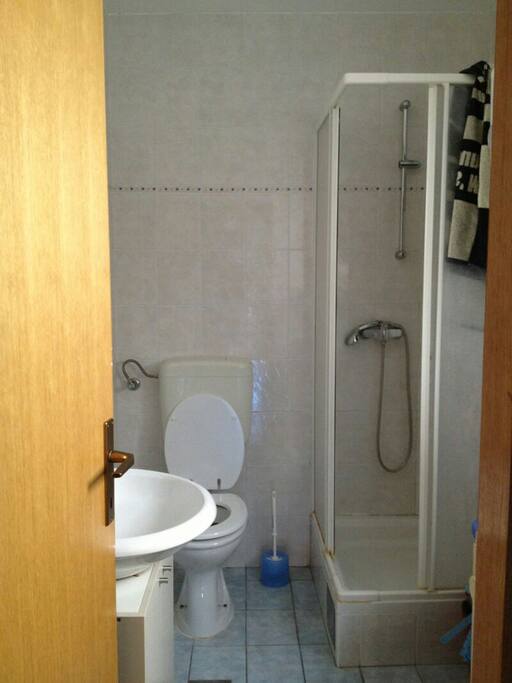 Bathroom with all the utensils