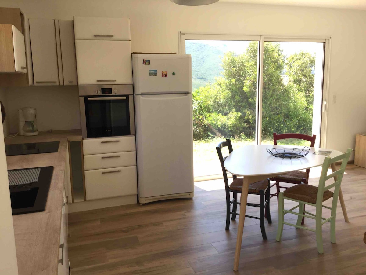 Top Airbnb: New cottage, close to sea, river and mountain. in Corse Du Sud