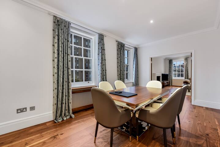 Spacious family apartment in Marylebone gallery image 5