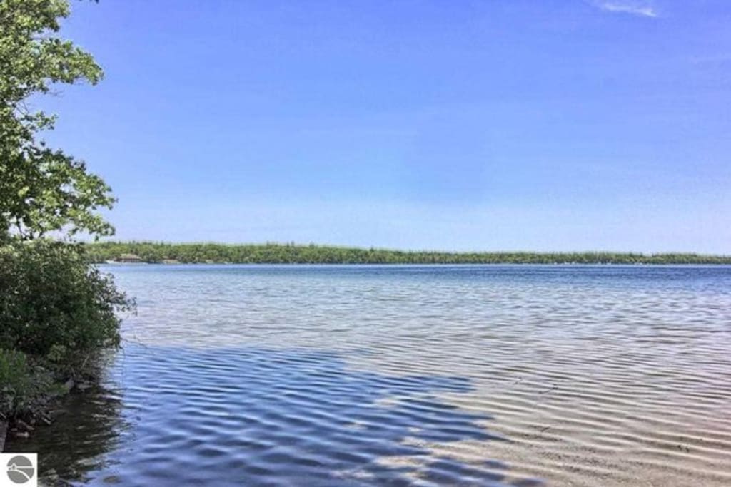 Sandy bottom lake, great for swimming