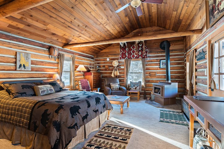 Cabin On Spring Creek Pond Cabins For Rent In Sandpoint Idaho
