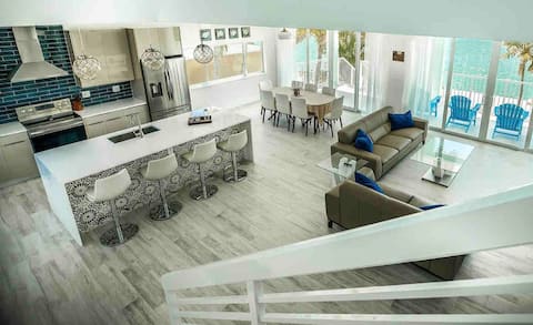 Top Airbnb: Oceanfront *PARADiSE* Amazing views, pool, dock in Marathon