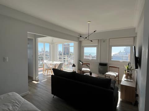 Successful Airbnb property: Apartment with wonderful ocean and city views in Lomas De Stella Maris