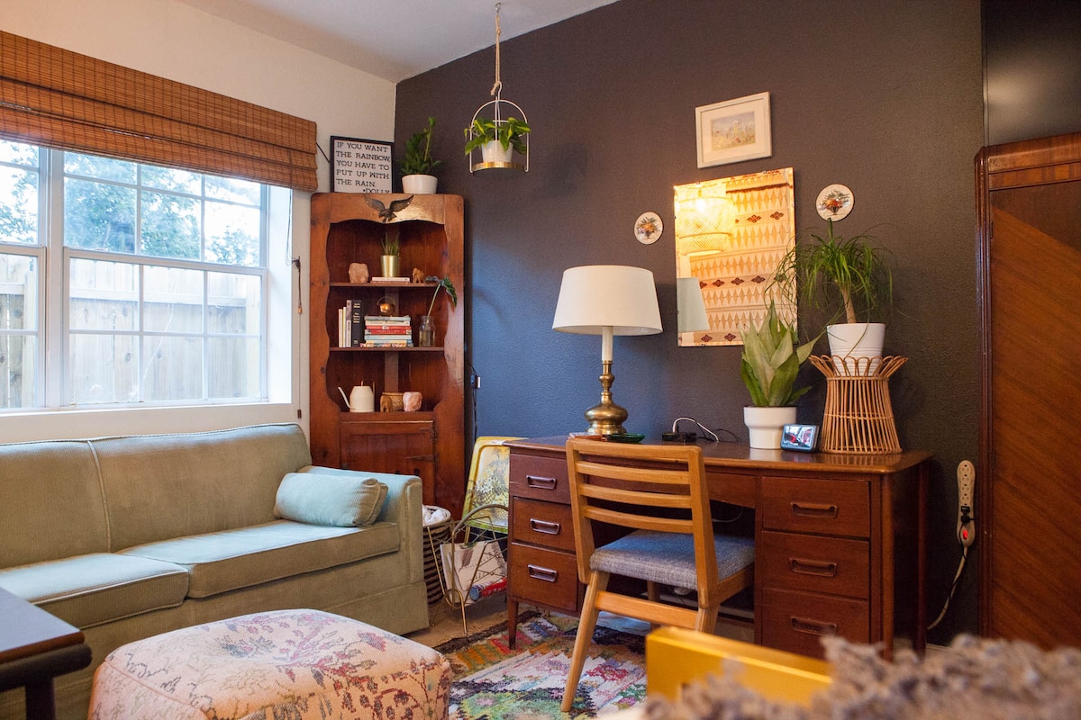 Top performing Airbnb: The Little Pink Guest Suite in Southeast Seminole Heights