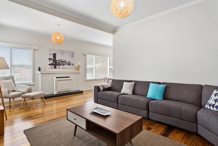 Renovated, ‘Stylish and Chic’ gallery image 4