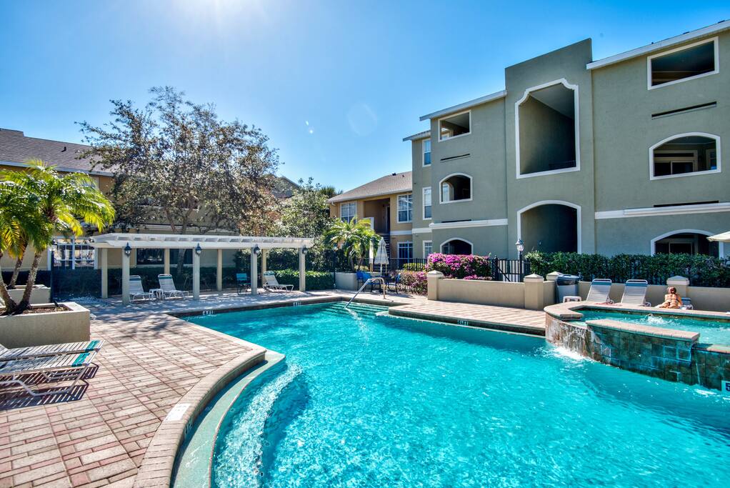 air b and b with swimming pool