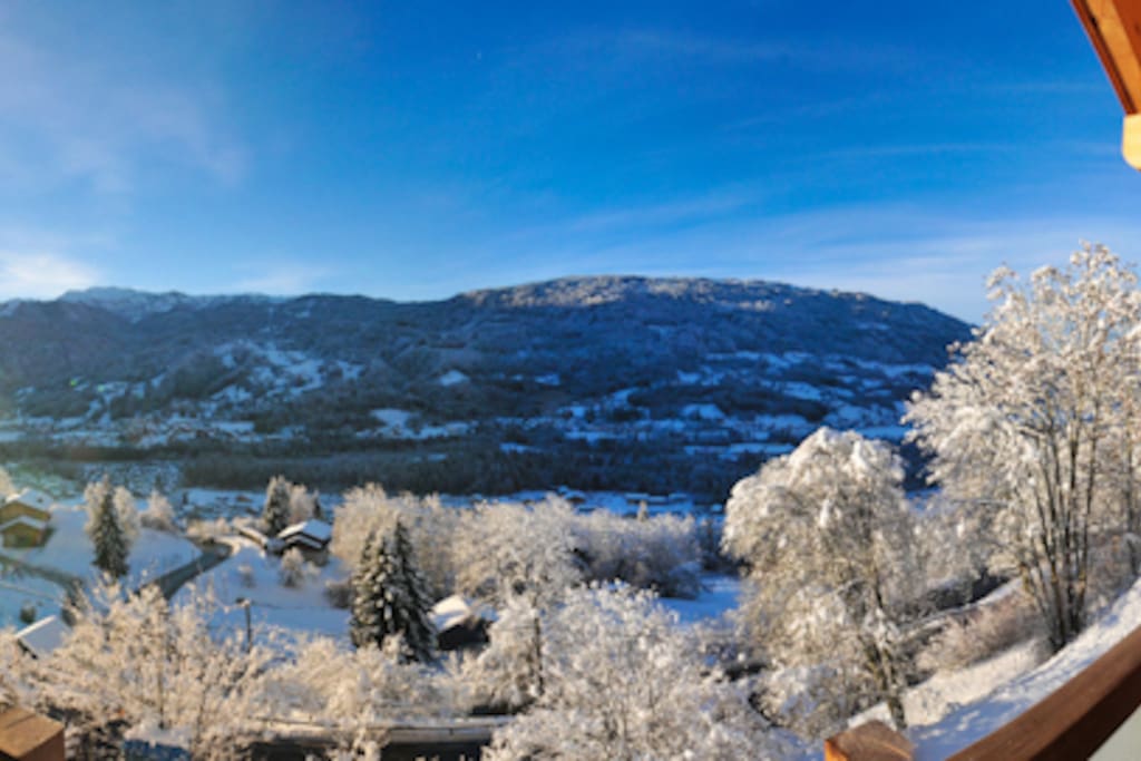 Panorama sur domaine du ski Grand Massif