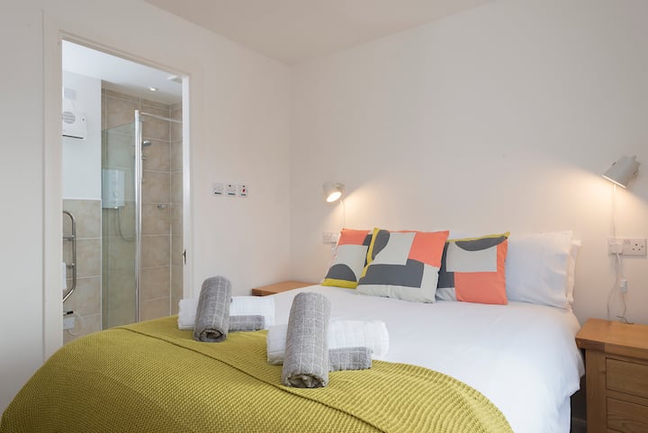 Double Bedroom with ensuite bathroom