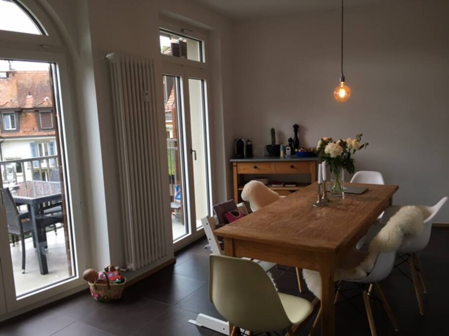 Wohnküche mit Balkon zum Innenhof 2