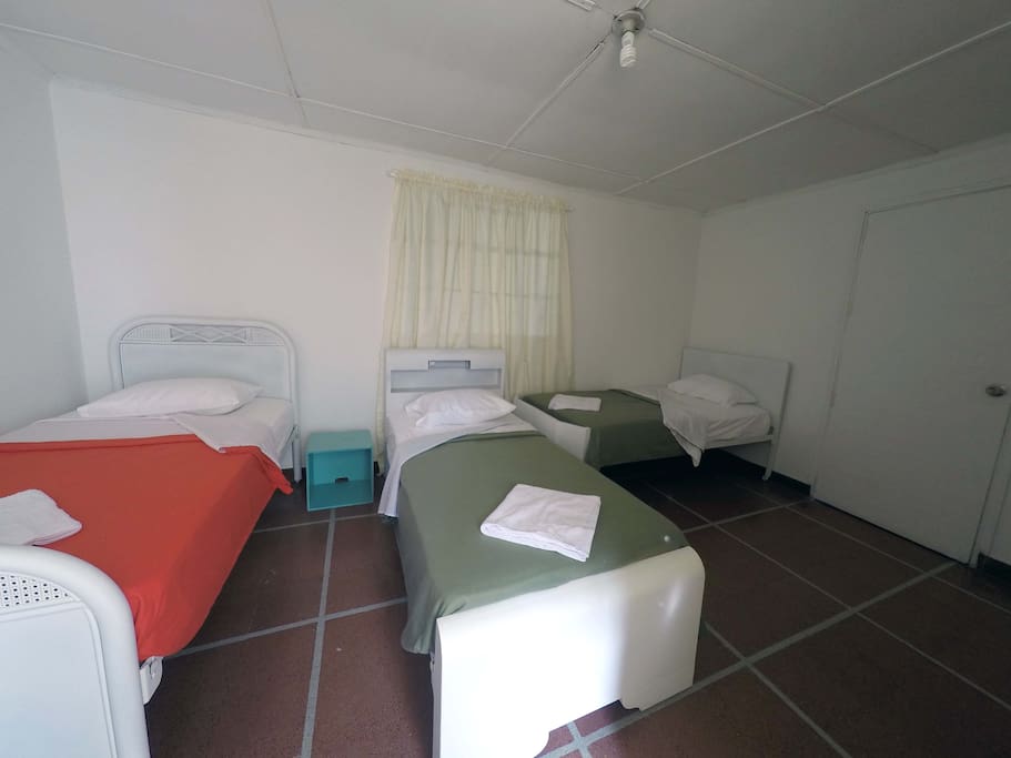 Habitación compartida (3 camas sencillas)