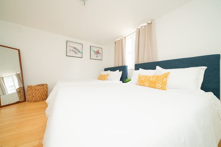 Hlavná spálňa s 2 útulnými manželskými posteľami