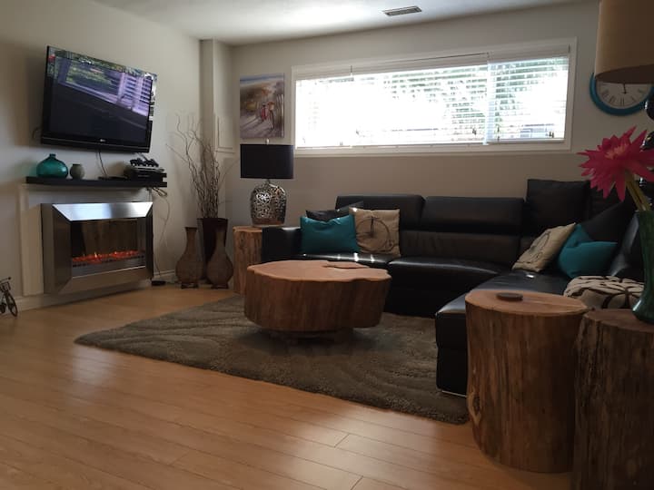 2 bedroom 1 bathroom full kitchen private suite.