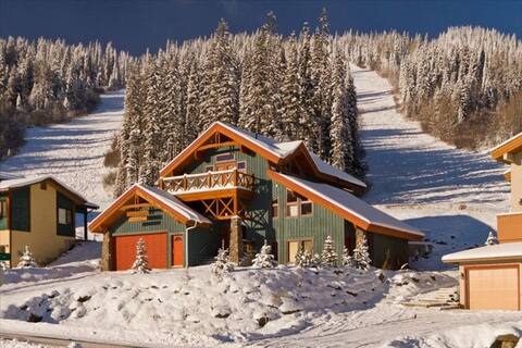 Best Ski-In/Out location on the Mountain!