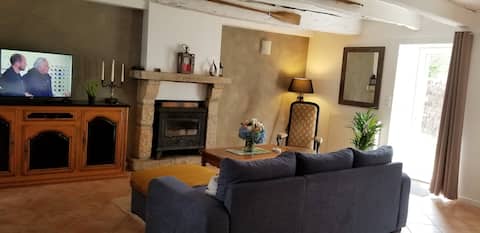 Quiet house with indoor relaxation spa