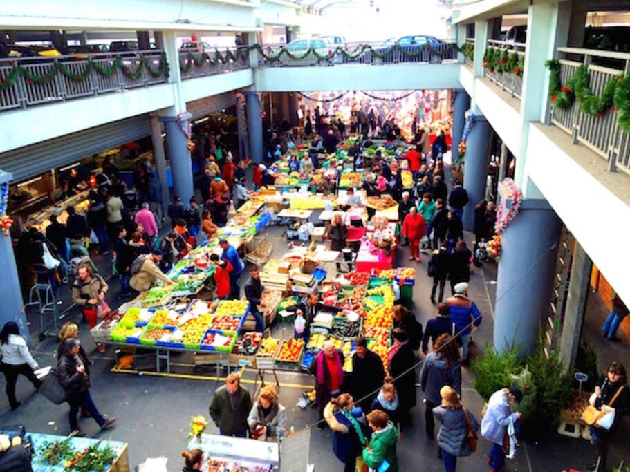 A 1mn du célèbre marché des capuccins