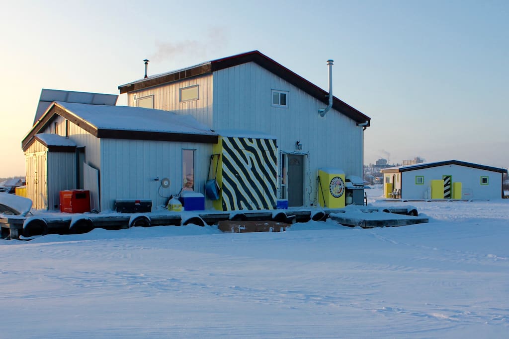 Mo is on duty 24/7 living on the main houseboat, so you will have all the help you need, whenever you need it whether in the new stand alone suites or in the main houseboat. Taxis will come to our door. Park your rental car right on the ice!