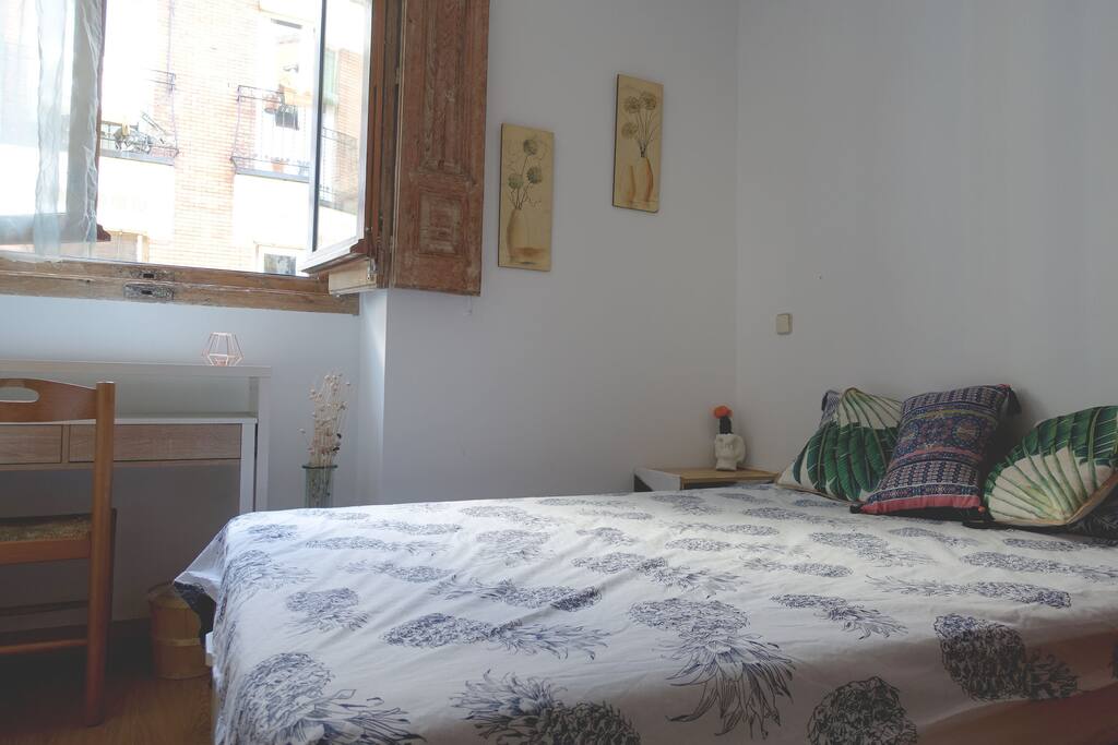 Cama canapé de matrimonio, con gran capacidad de almacenaje