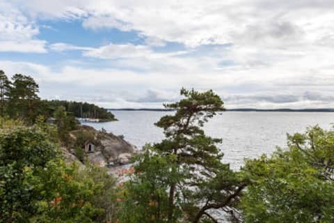 Double room by the sea 35 min from Stockholm