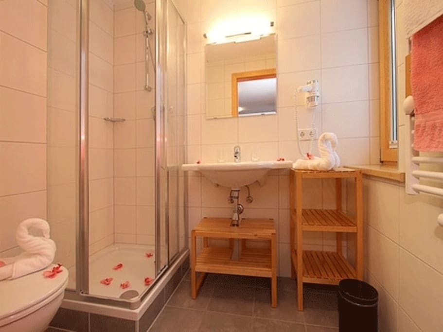 2 Bäder im Appartment