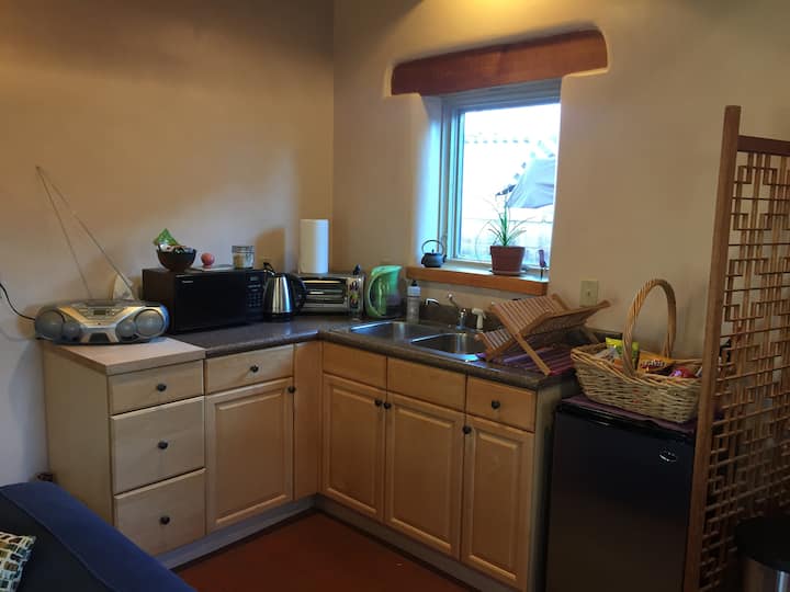 Charming, private Adobe Casita in the North Valley Guesthouses for