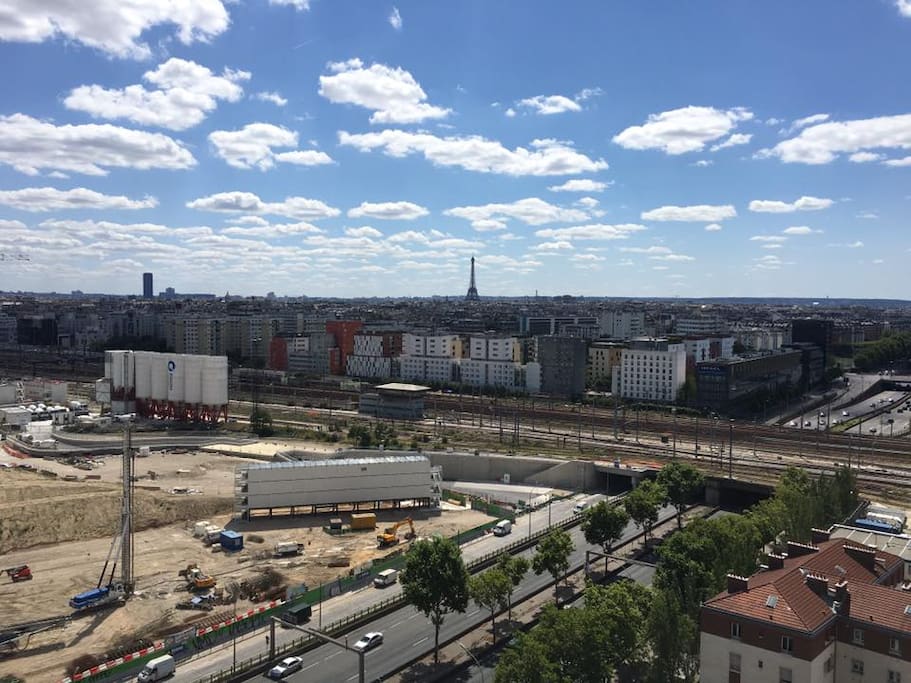 Vue dégagée sur la Tour Eiffel