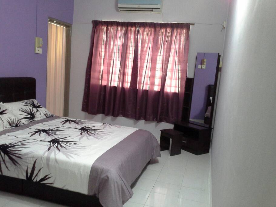 2nd bedroom