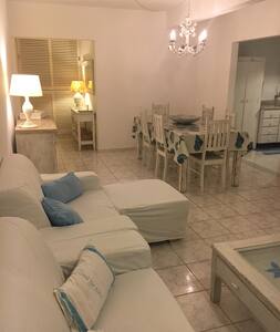 Apartamento com encanto, com garagem e elevador