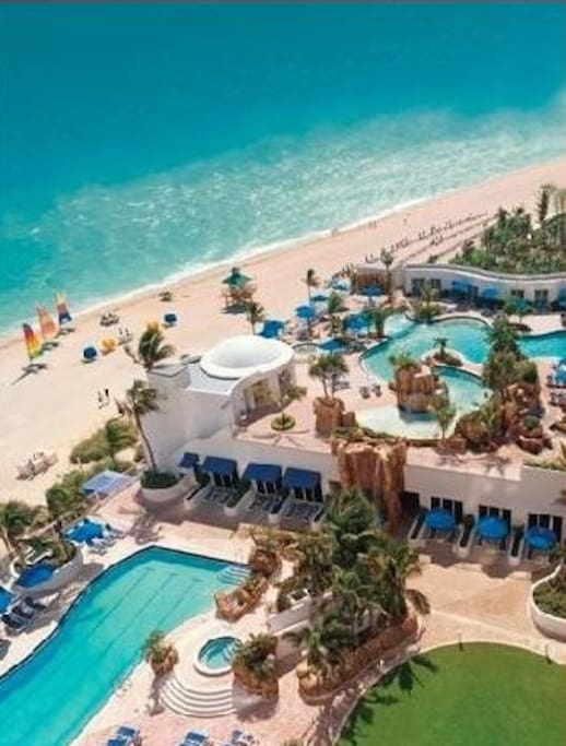 It has panoramic views of the Atlantic Ocean and intercostal waterways