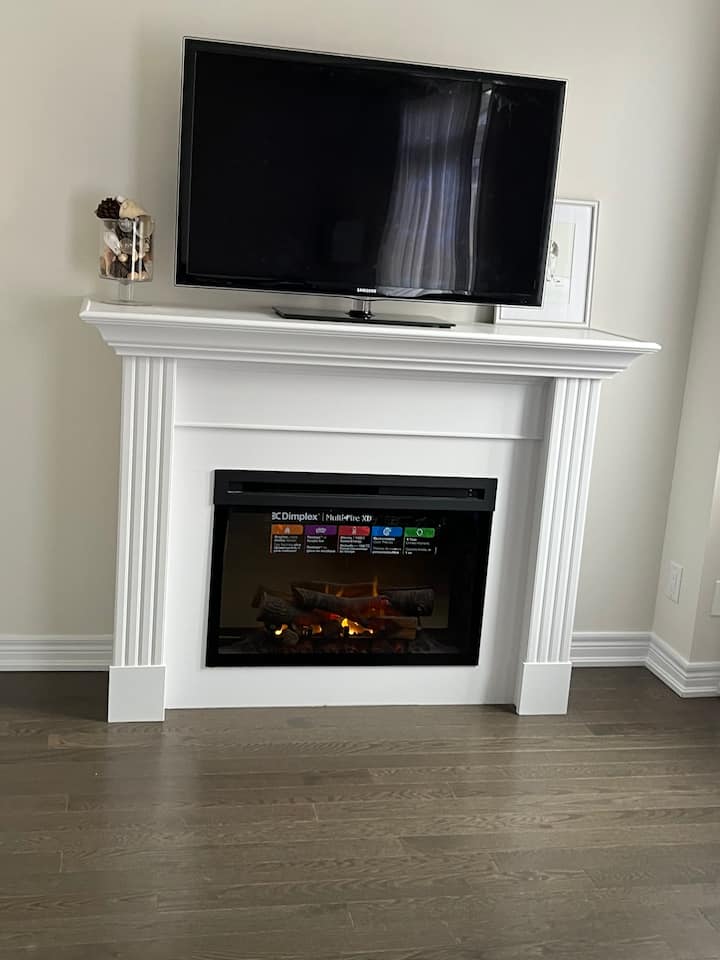 Luxury New 3 Bedroom Home With Indoor Fireplace - Pickering
