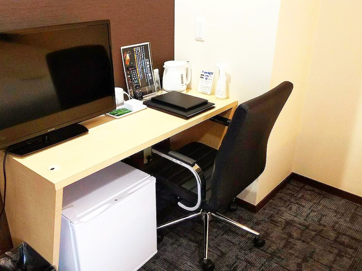 아사히카와역까지 도보 5분/3-6번가(번화가)까지 도보/침대 사이즈 120cm×2/금연1 - 마그데부르그의 호텔에서 살아보기,  홋카이도, 일본 - 에어비앤비