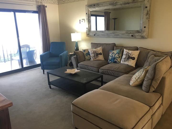 Beach Front Condo - 2 Bedrooms - Virginia Beach Oceanfront