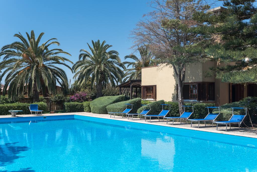 The Pool - La Piscina