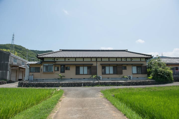 Japanese modern bedroom in a building like Japan