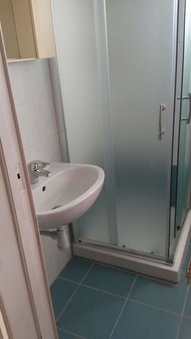 2nd floor bathroom