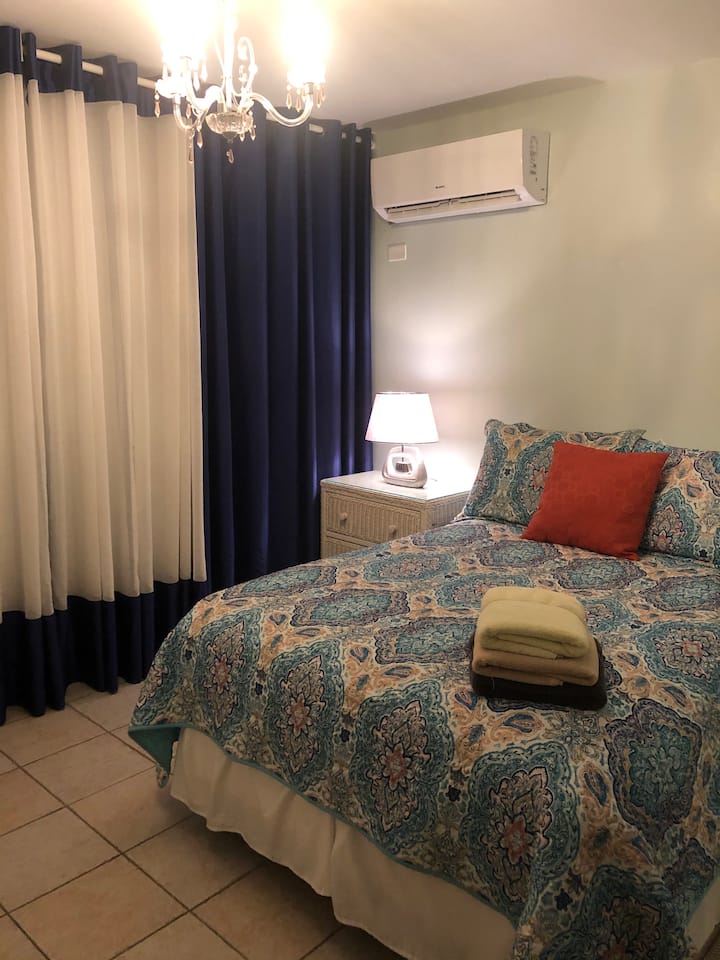 ห้องนอนด้านหน้าสำหรับ 2 คน