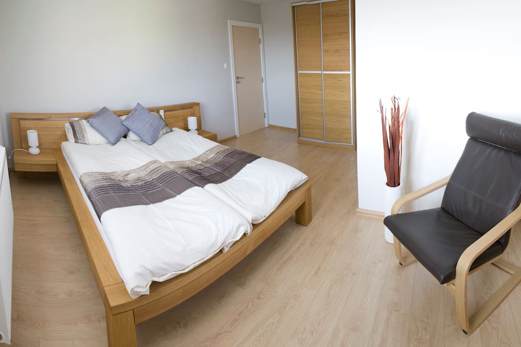 bedroom n 1