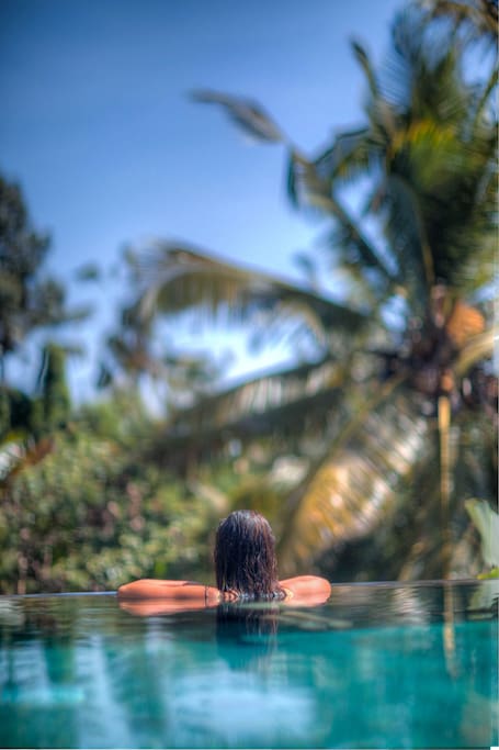 Infinity pool