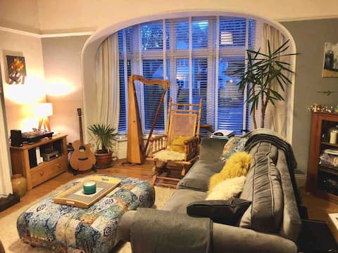 Popular Airbnb listing: Beautiful Edwardian Flat with Garden in Moseley in Moseley