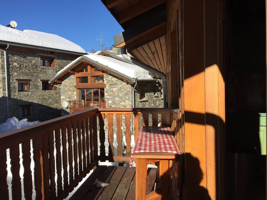 Vue sur les maisons du village de Saint Marcel