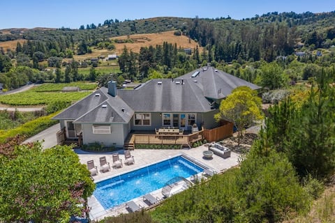 Naidu Vineyards - Views/Pool/Spa/Bocce/9 Acres