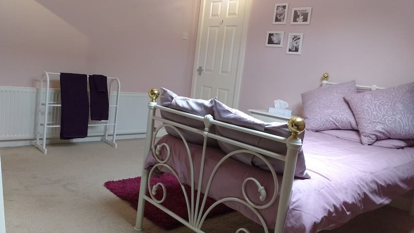 Charming Edwardian home single room