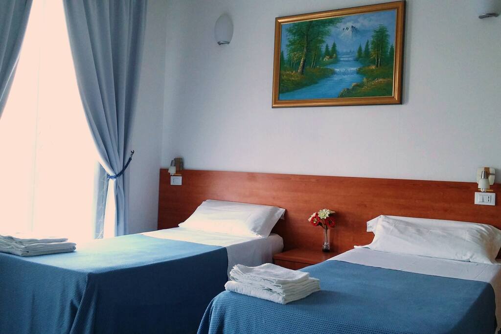 2 single beds